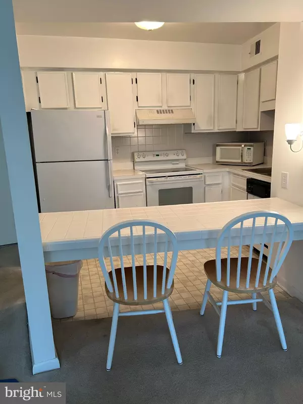 Springfield, VA 22152,5802 ROYAL DR #M