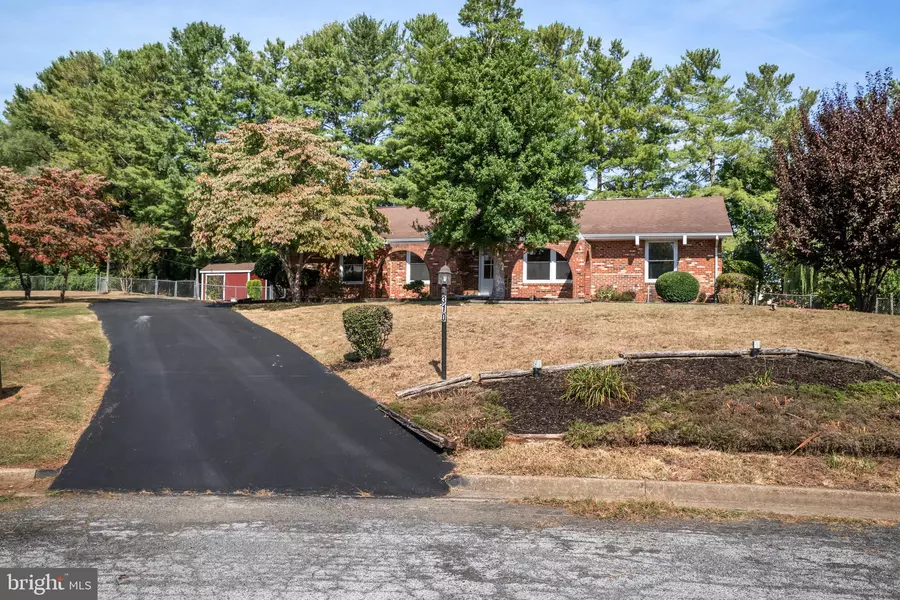 310 CAMBRIDGE DR #1, Stuarts Draft, VA 24477