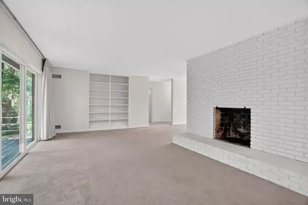 Silver Spring, MD 20902,213 STONINGTON RD