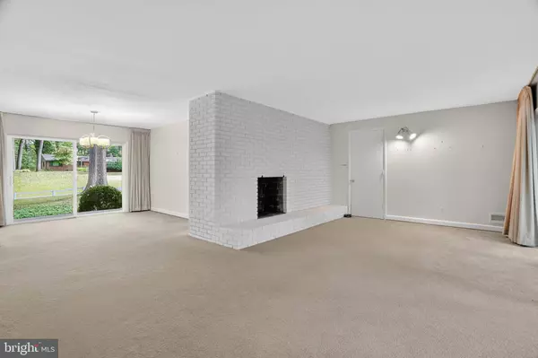 Silver Spring, MD 20902,213 STONINGTON RD