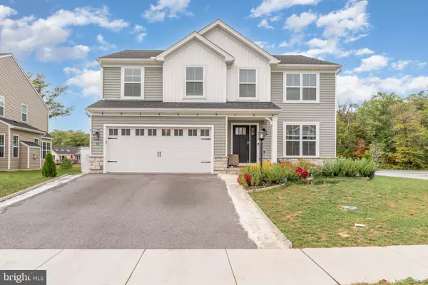 15 LONG BEND DR, Carlisle, PA 17015