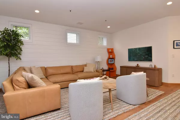 Rehoboth Beach, DE 19971,82 SUSSEX ST