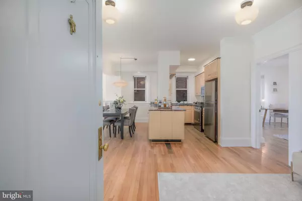 Washington, DC 20009,1954 COLUMBIA RD NW #201