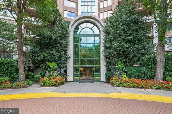 Rockville, MD 20852,10101 GROSVENOR PL #214