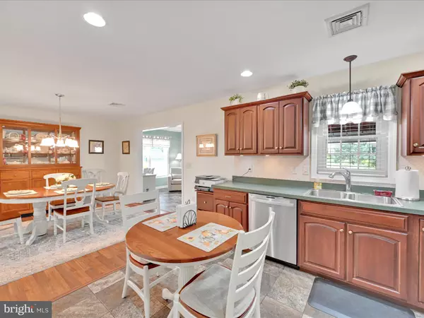 Manheim, PA 17545,981 CAMBRIDGE DR