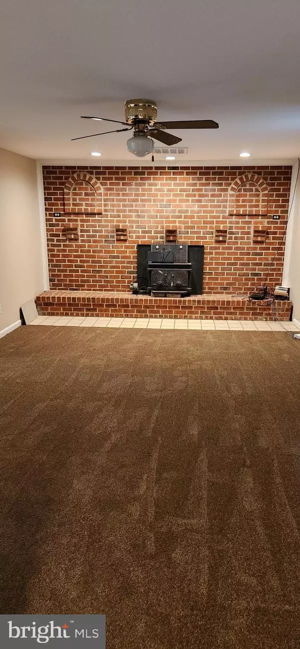 Waldorf, MD 20601,4732 SHADY HILL LN