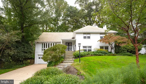 2824 ELLICOTT ST NW, Washington, DC 20008