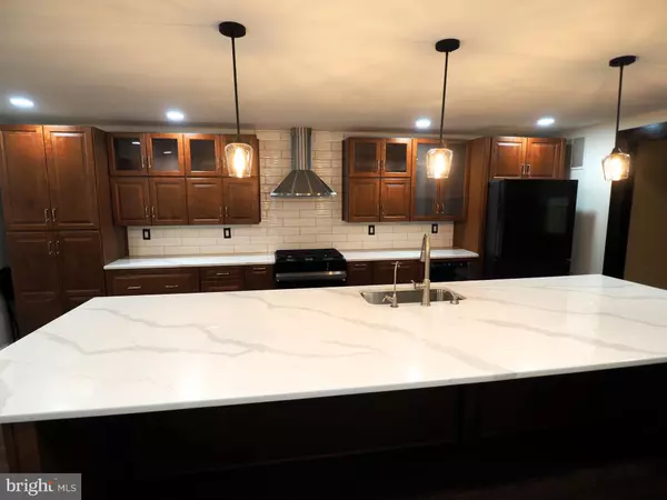 Newark, DE 19711,322 WALLACE DR