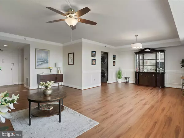 Falls Church, VA 22041,3713 S GEORGE MASON DR #904W