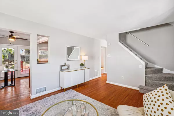 Arlington, VA 22207,2329 N EDISON ST