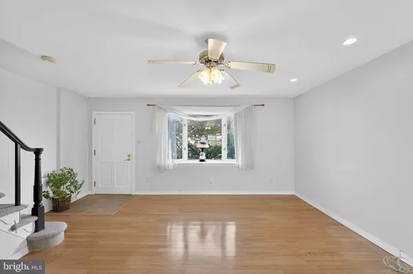 Philadelphia, PA 19135,7137 WALKER ST