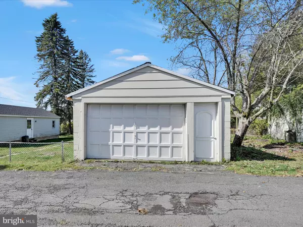 Frackville, PA 17931,39 S CENTER ST