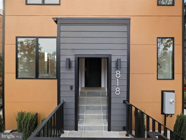 Arlington, VA 22201,818 N EDGEWOOD ST