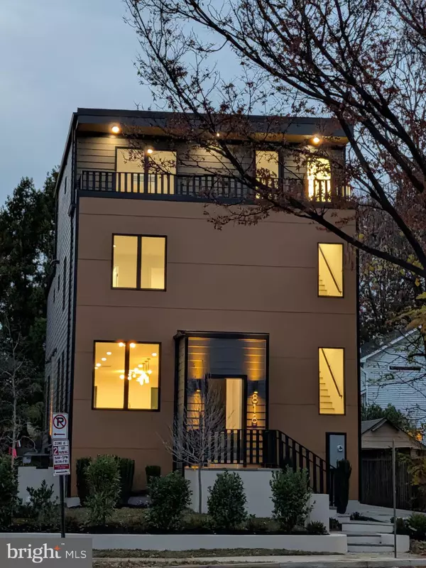 Arlington, VA 22201,818 N EDGEWOOD ST