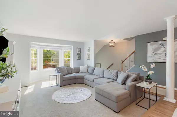 Alexandria, VA 22315,5606 GLENWOOD MEWS DR