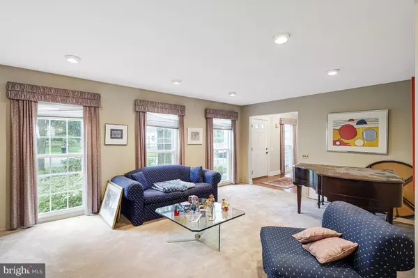 Burke, VA 22015,10848 BURR OAK WAY