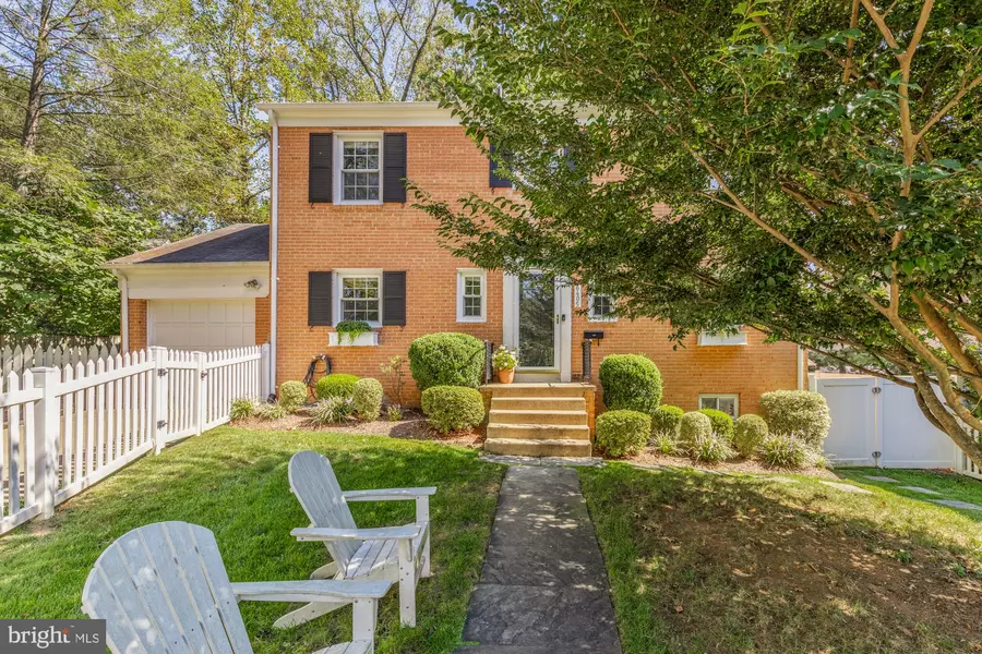 6405 REDWING RD, Bethesda, MD 20817