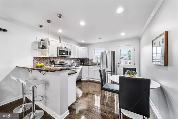 Philadelphia, PA 19128,5202 RIDGE AVE