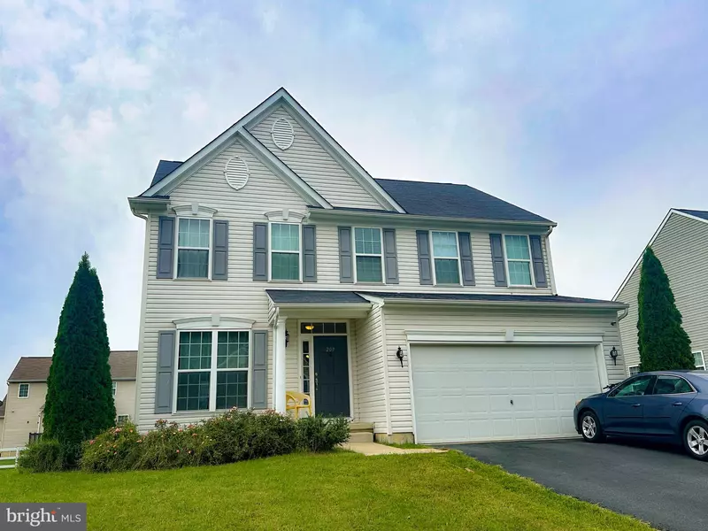 209 E CONSTITUTION DR, Smyrna, DE 19977