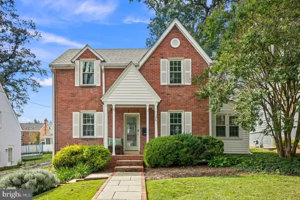 Arlington, VA 22205,1134 N HARRISON ST