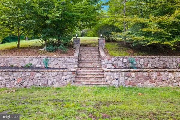 Leesburg, VA 20176,14388 WATERFORD WOODS CT