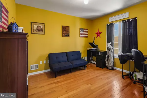 West Deptford, NJ 08086,1017 SHIRA CT