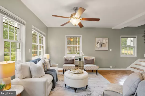 Alexandria, VA 22302,3731 LYONS LN