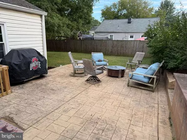 Falls Church, VA 22043,2112 PIMMIT DR