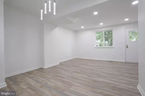 Sterling, VA 20164,112 ARGUS PL