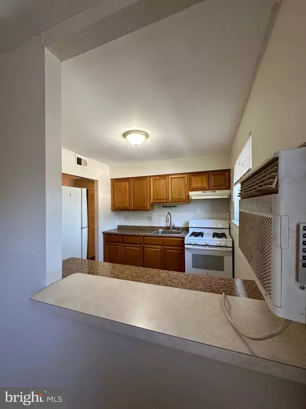 Philadelphia, PA 19111,7913 DUNGAN RD #1B