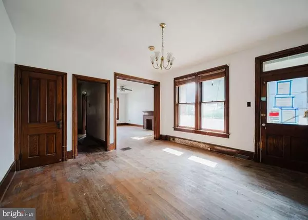 Greencastle, PA 17225,271-273 E BALTIMORE ST