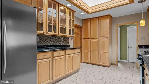 Hatboro, PA 19040,69 CROOKED BILLET RD