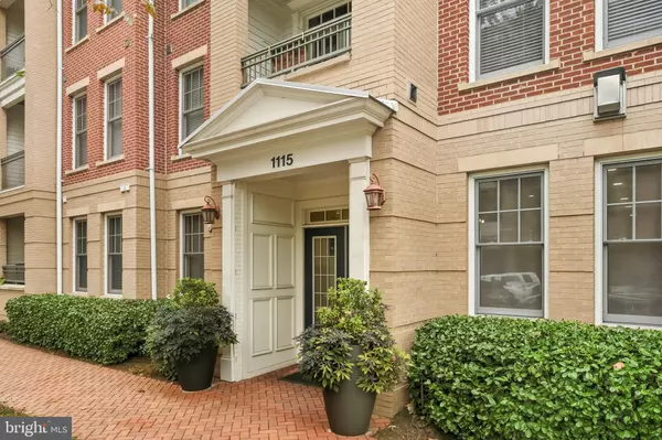 Alexandria, VA 22314,1115 CAMERON ST #215