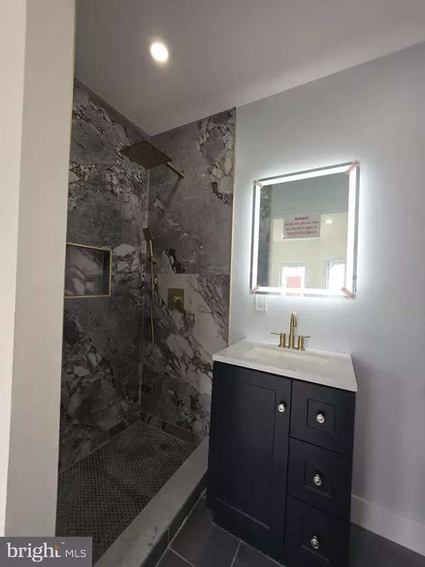 Philadelphia, PA 19143,5349 DELANCEY ST