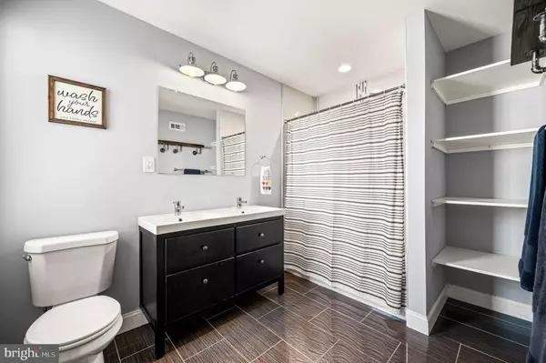 Philadelphia, PA 19145,1813 FERNON ST