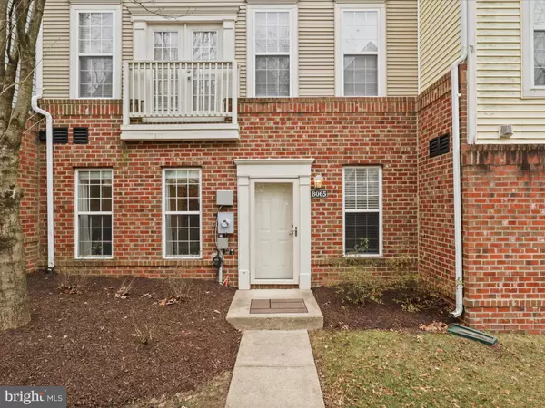 Falls Church, VA 22042,8065 NICOSH CIRCLE LN #55
