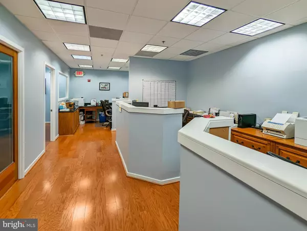 Leesburg, VA 20176,19420 GOLF VISTA PLZ #220