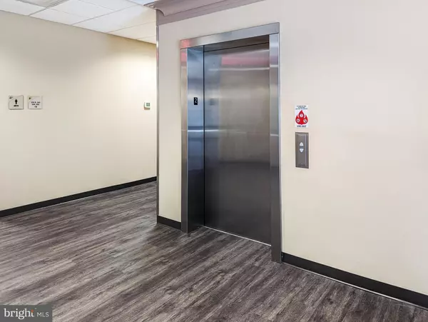 Leesburg, VA 20176,19420 GOLF VISTA PLZ #220