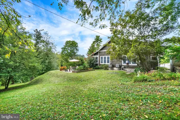 Glen Rock, PA 17327,4 HOLLY LN