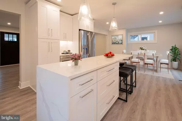 Paoli, PA 19301,21 MANOR RD