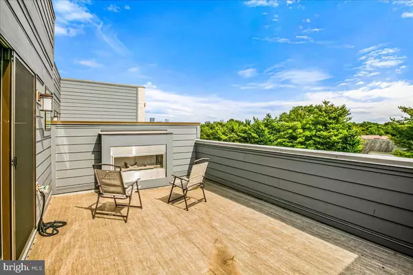 Reston, VA 20191,12768 SUNRISE VALLEY DR