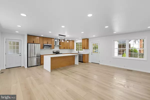 Chantilly, VA 20151,13546 TABSCOTT DR