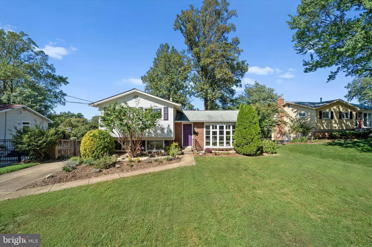 Annandale, VA 22003,7456 MADEIRA PL