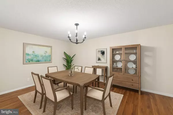 Alexandria, VA 22303,5904 MOUNT EAGLE DR #201