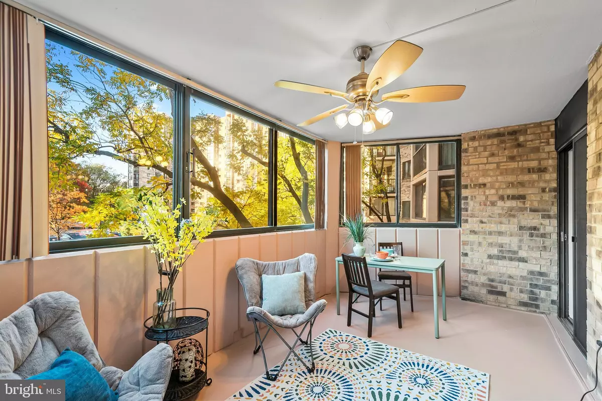 Alexandria, VA 22303,5904 MOUNT EAGLE DR #201