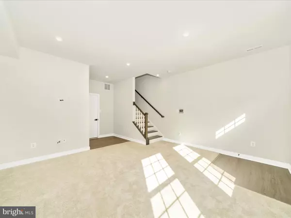 Montgomery Village, MD 20886,9430 OAK GROVE LANE