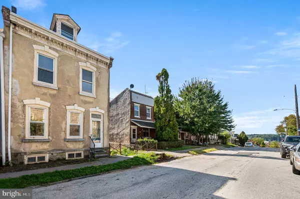 Philadelphia, PA 19128,174-76 LAURISTON ST