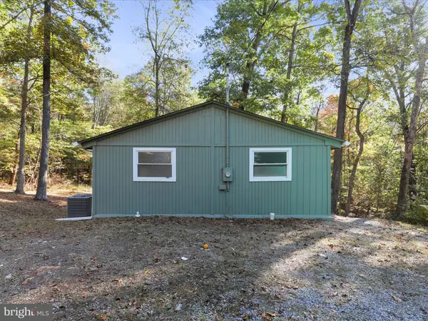 Hedgesville, WV 25427,480 MAVERICK TRL
