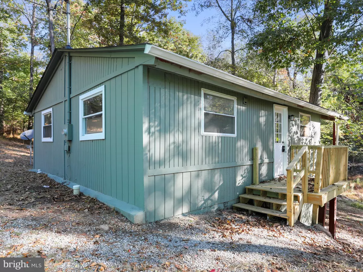 Hedgesville, WV 25427,480 MAVERICK TRL