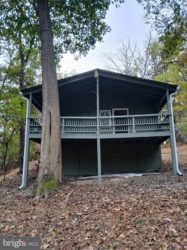 Hedgesville, WV 25427,480 MAVERICK TRL